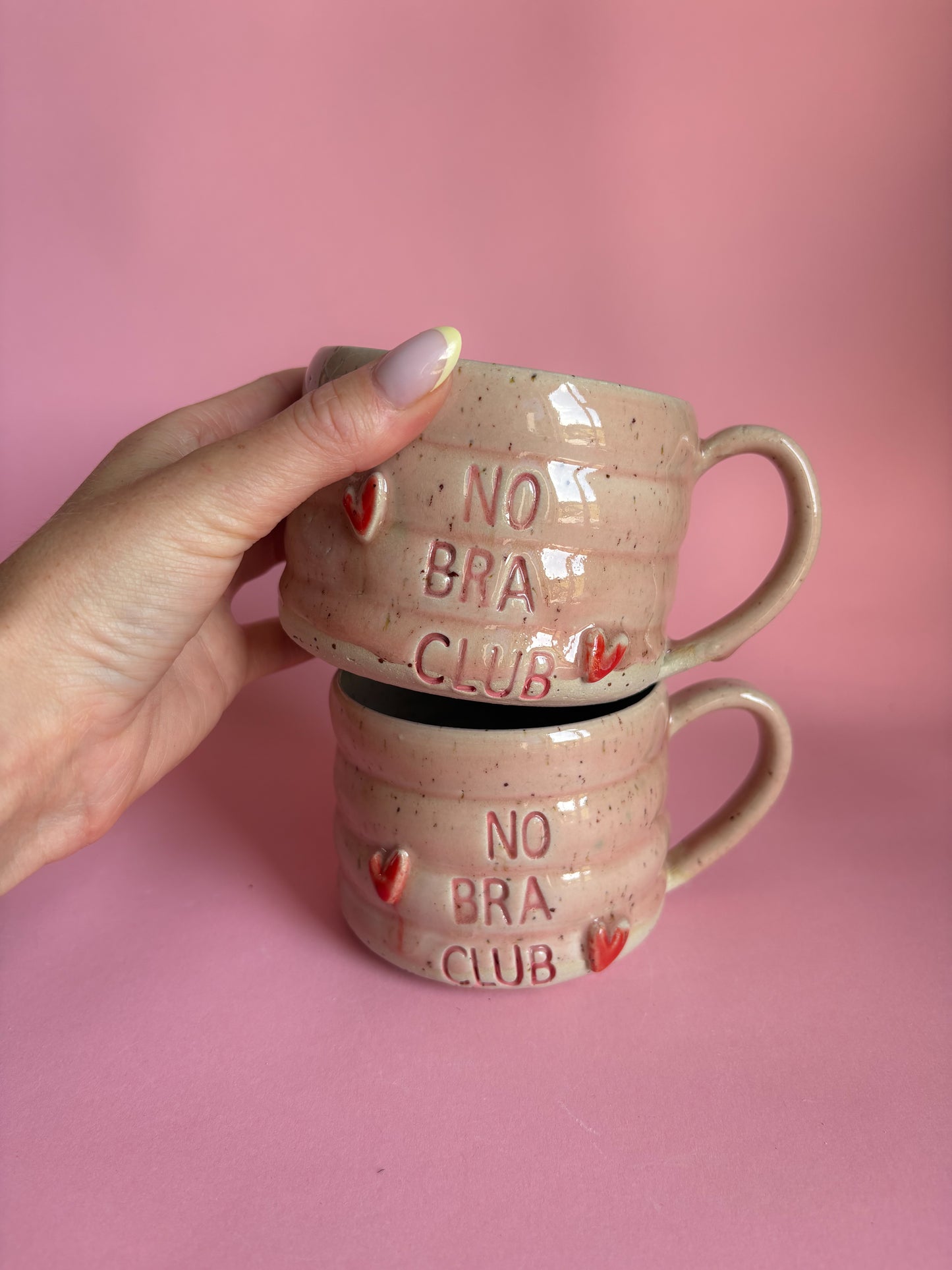 No bra Club Tasse mit Herzchen
