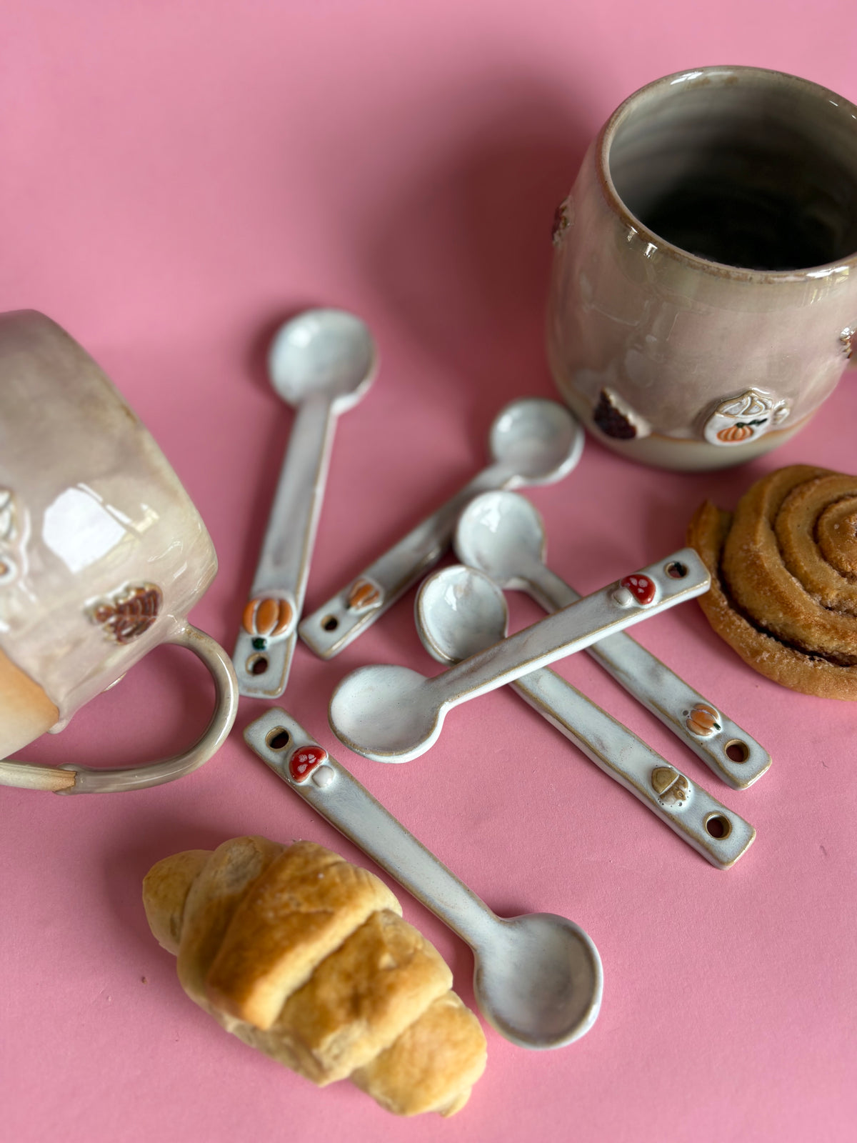 Kleiner Löffel mit Pilzen