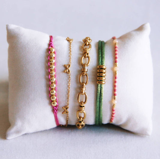 Zartes Armband mit Herzen – Gold
