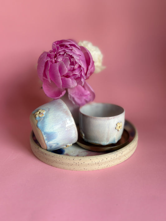Blumen Cup weis rosa hellblau