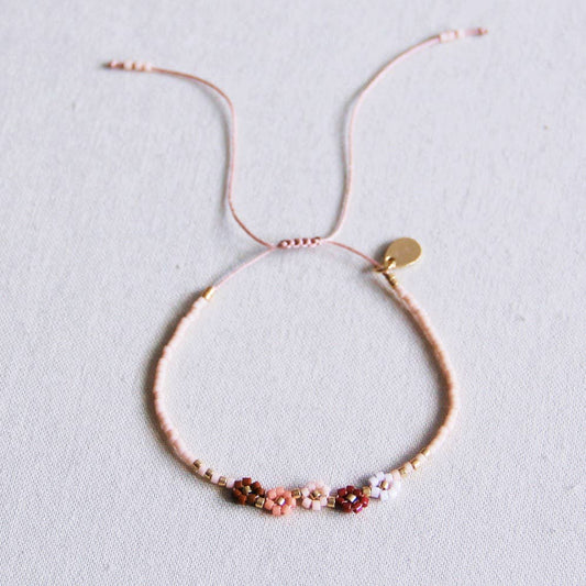 Miyuki-Armband mit 5 Mini-Gänseblümchen in Nude-Mix