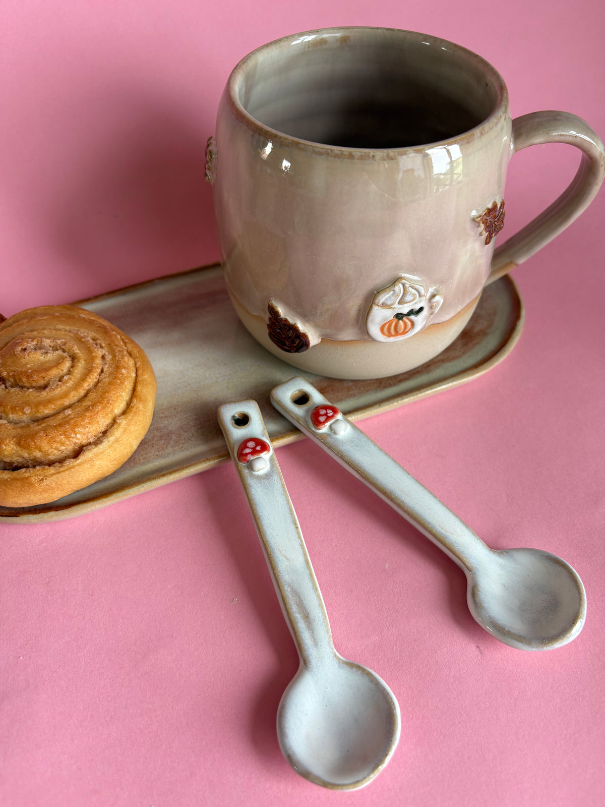 Kleiner Löffel mit Pilzen