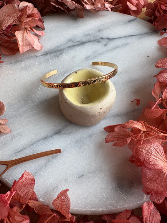 Mantra Armreif Einatmen Ausatmen lächeln