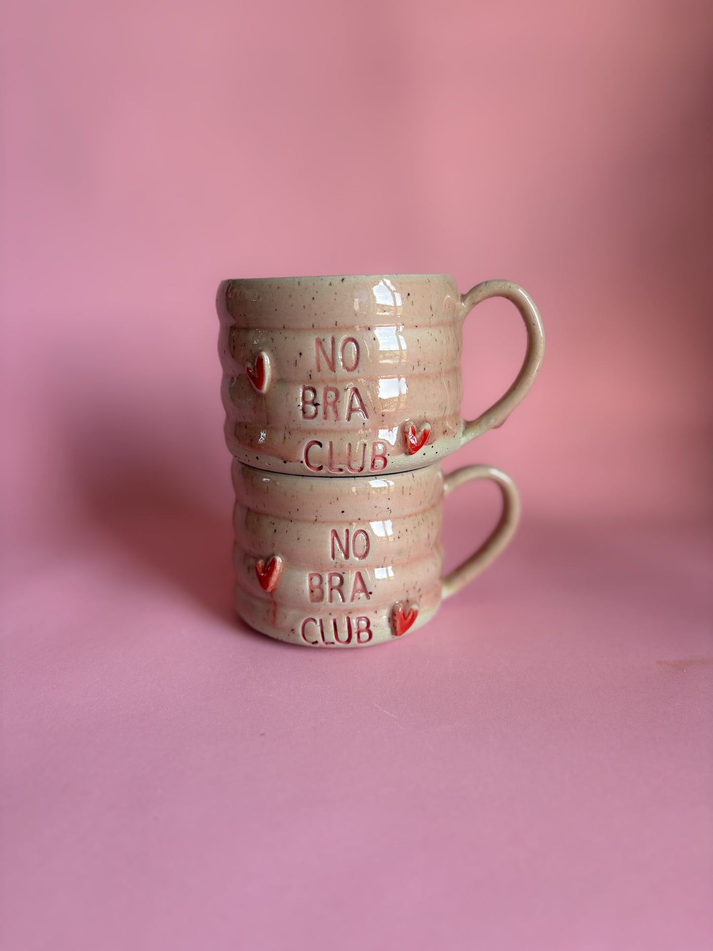 No bra Club Tasse mit Herzchen