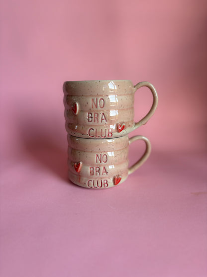 No bra Club Tasse mit Herzchen
