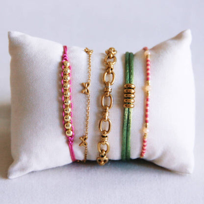 Zartes Armband mit Herzen – Gold